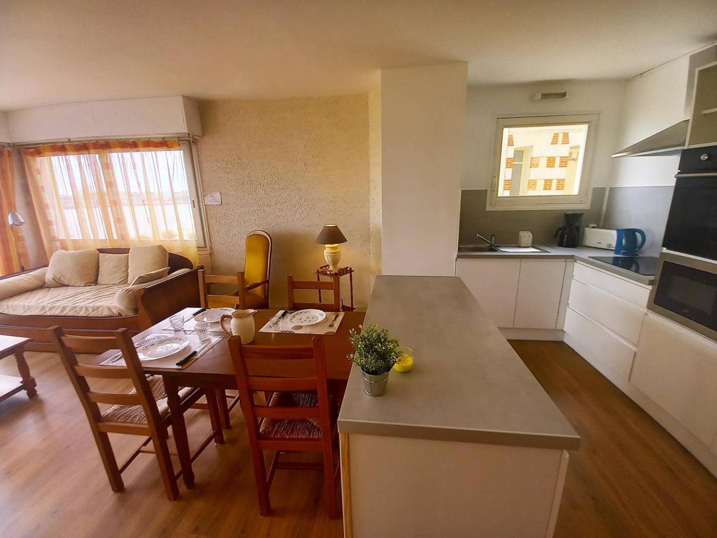 Royan - Vue Mer Pour Cet Appartement Face A La Plage - Grande Conche エクステリア 写真
