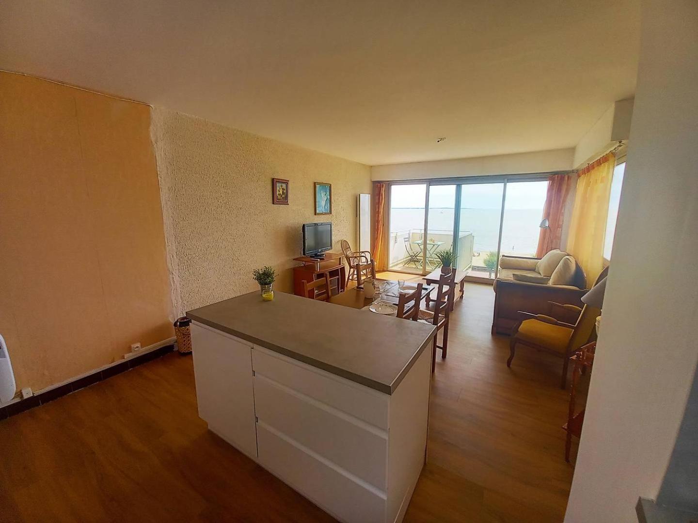 Royan - Vue Mer Pour Cet Appartement Face A La Plage - Grande Conche エクステリア 写真
